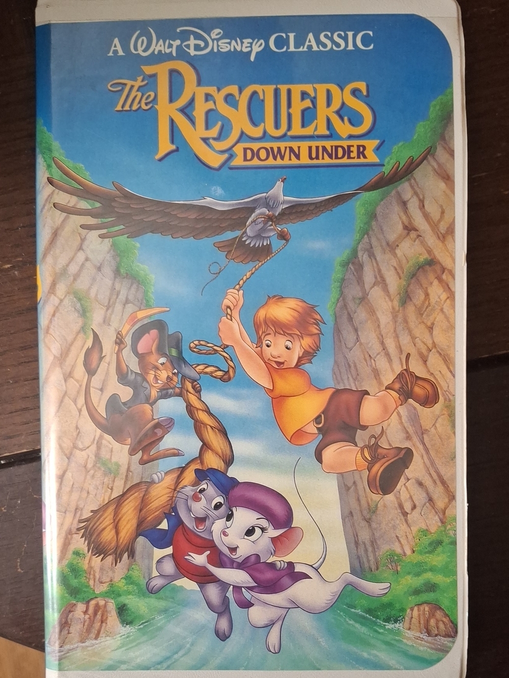 Disney The Rescuers Down Under VHS - Black Diamond Edition